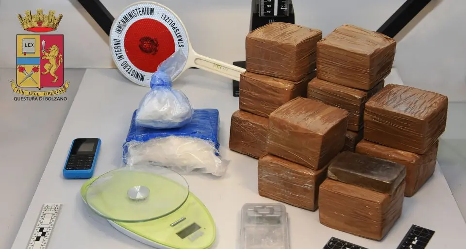 Gries, droga di Natale: sequestrati quasi 6 chili di hashish