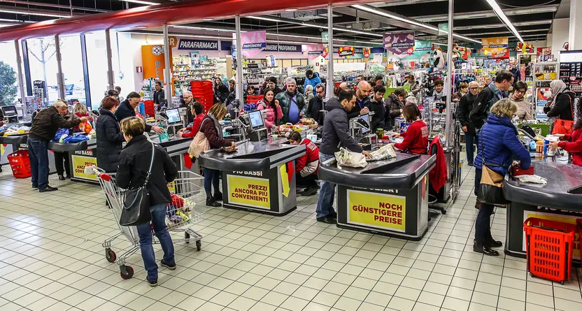 Con il «Black Friday» in migliaia all’assalto dello sconto perfetto