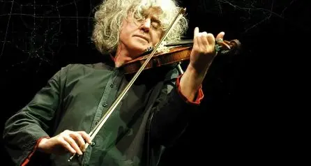 Teatro: \"Racconti di Musica\" tra Branduardi, Guccini e Grandi