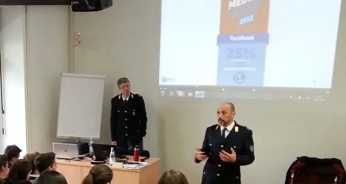 Lezioni sui pericoli della rete