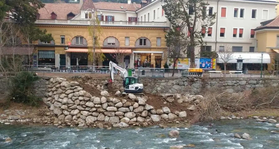 Terrapieno per deviare il Passirio