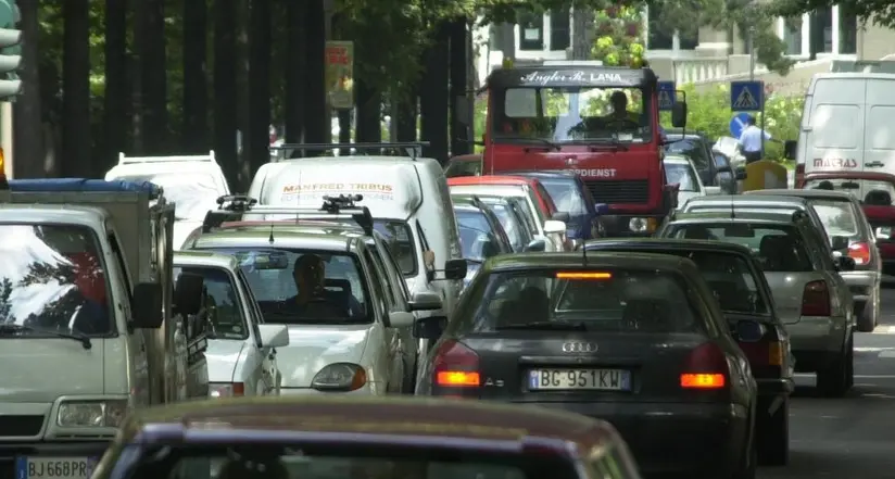 Contro il traffico «pedaggio ai turisti per accedere in città»