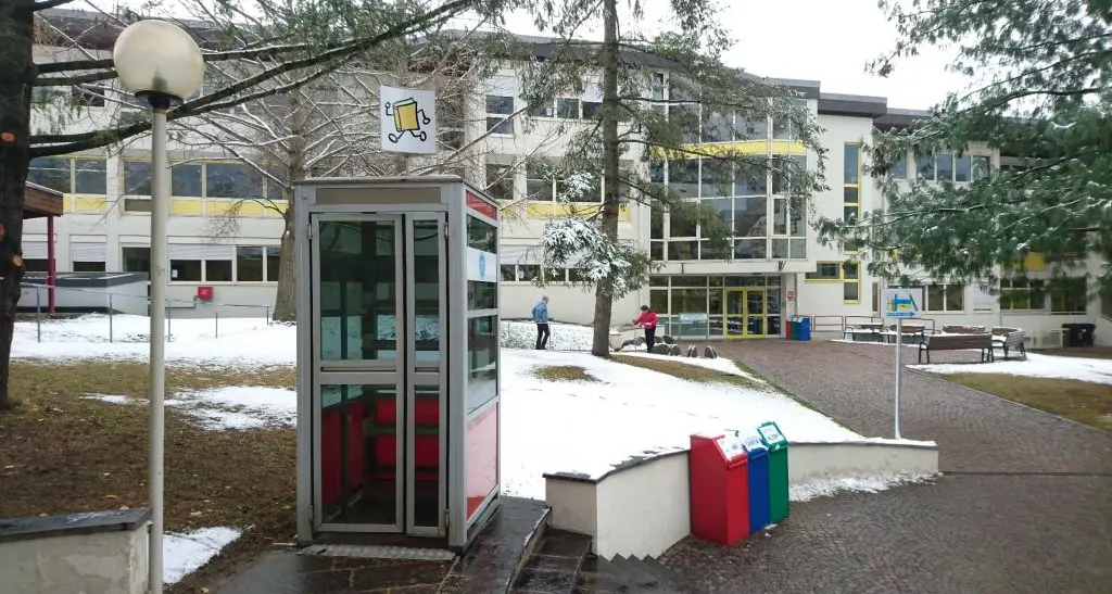 L’ex cabina telefonica diventa una biblioteca