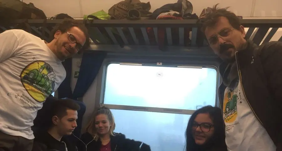 Gli «Amici del treno» fermano i bulli