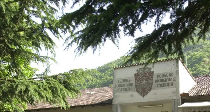 Poligono con «Biergarten» e bar