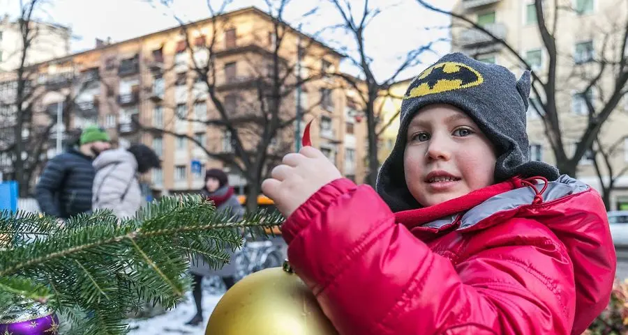 Sei di Bolzano se...vai in via Roma e metti una pallina sull'albero \"adottato\"