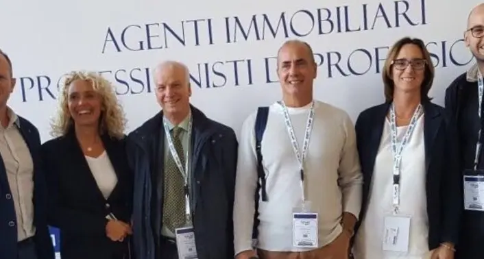 Casa, bene gli affari in periferia Bolzanini verso Appiano e Laives