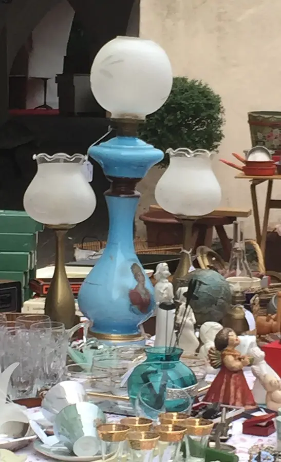 Il mercatino delle pulci torna con un omaggio a Boetti