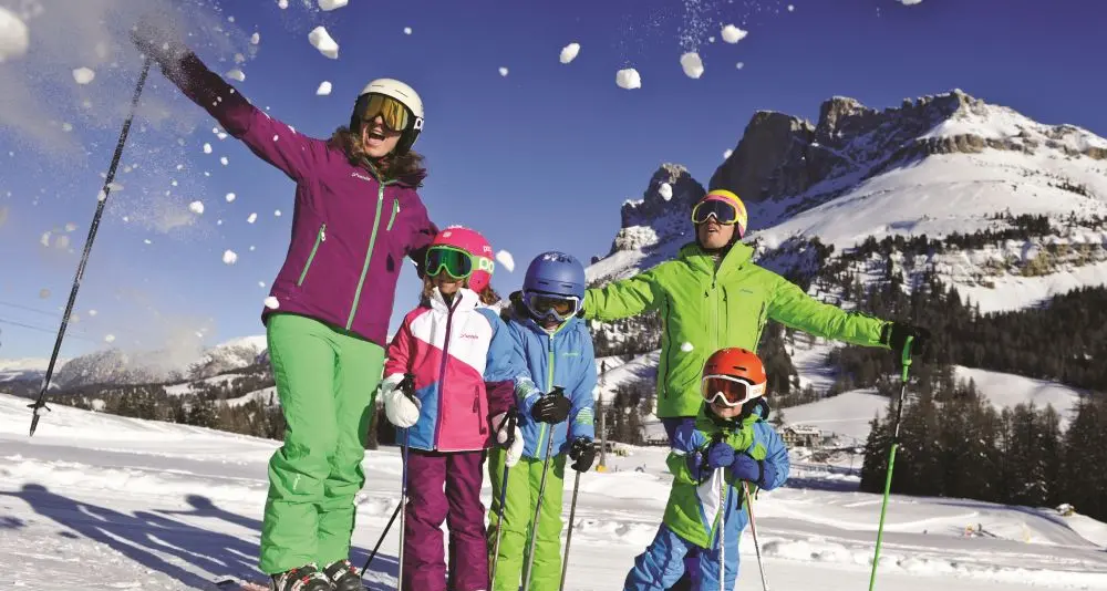 Carezza dolce e soleggiata per famiglie con bambini