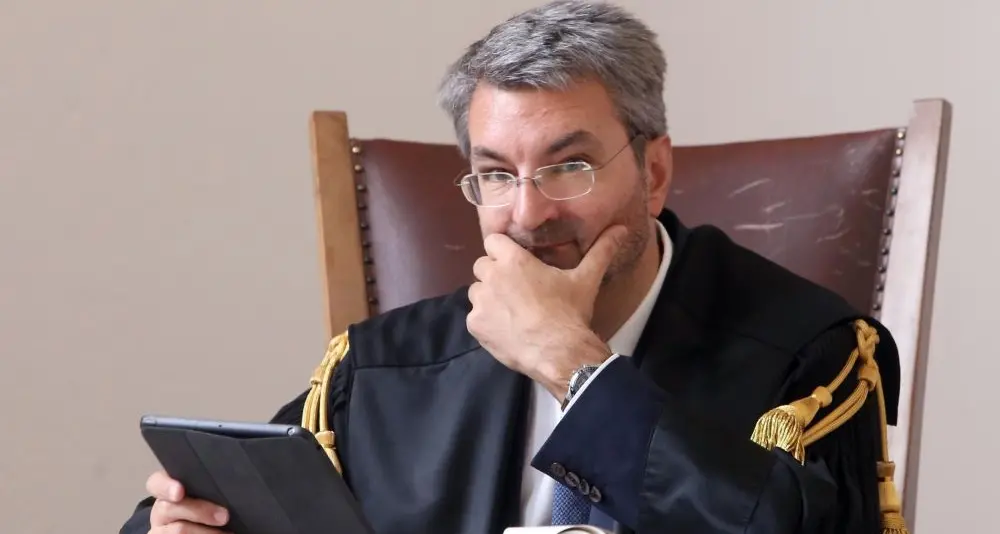 Ufficio chiuso per... gita ma il giudice li assolve