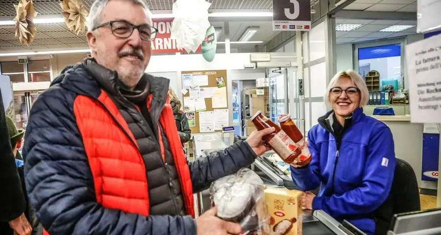 La spesa solidale: lasci cibo alla cassa per chi è in difficoltà