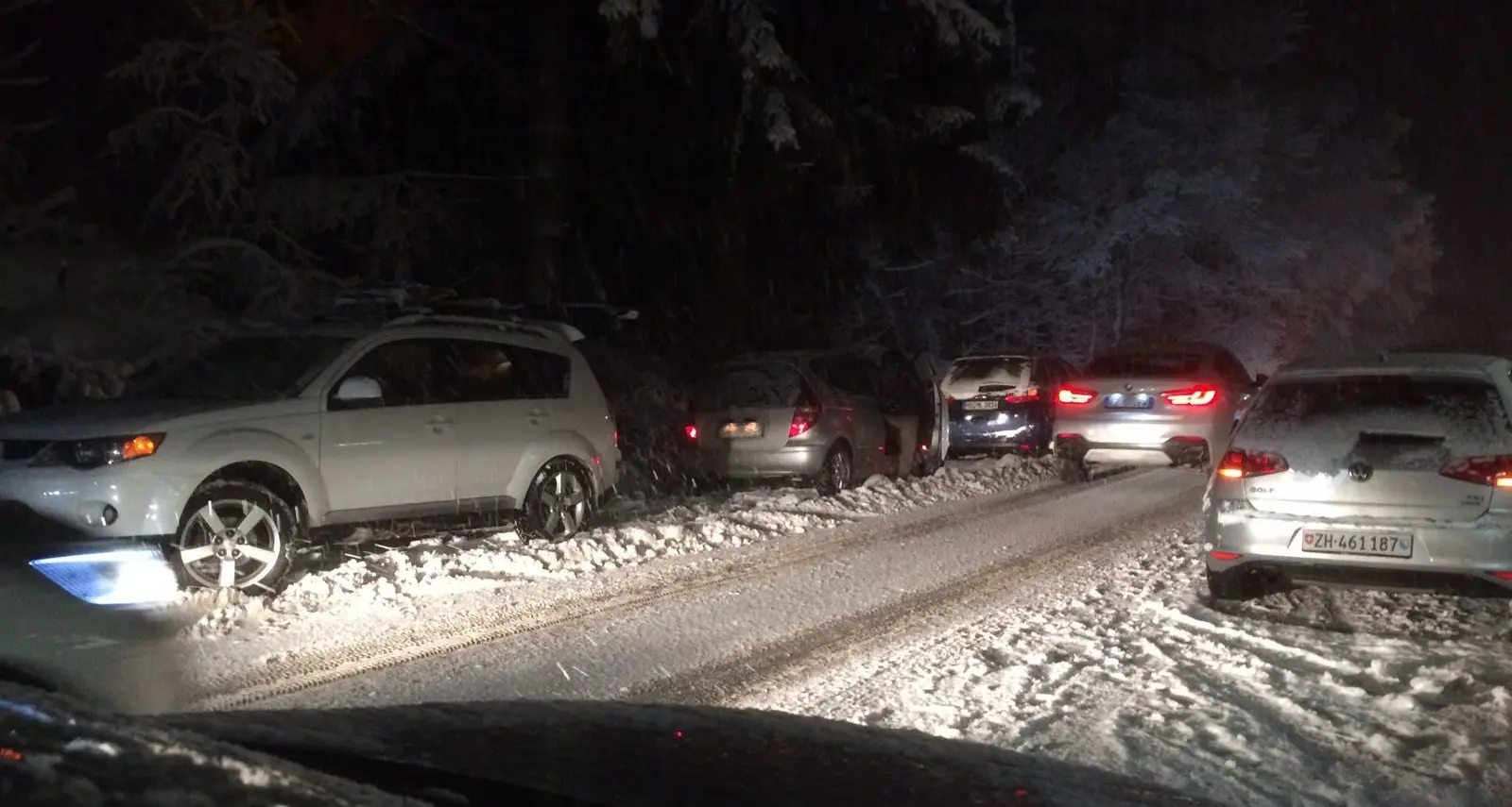 Mezzi bloccati dalla neve, controlli sulle strade
