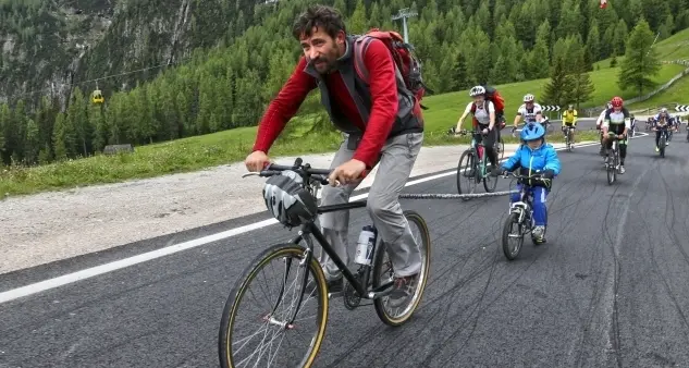 Passo Sella senza auto e moto È un successo la chiusura estiva