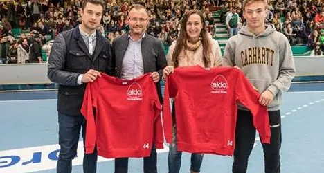 La squadra di pallamano sponsor della campagna Aido
