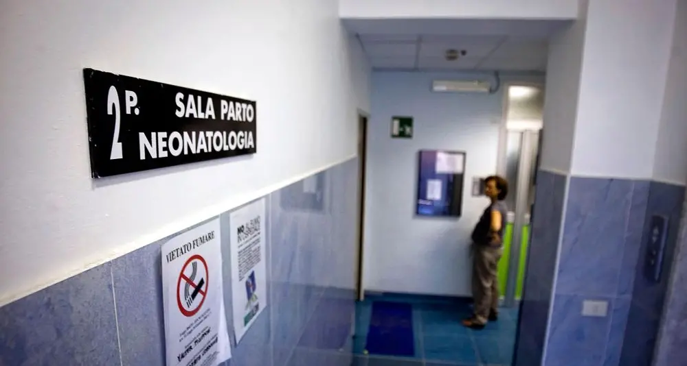 Abusi in sala parto, tre donne raccontano