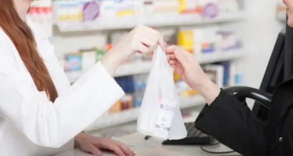 Sacchetti \"bio\" a pagamento anche in farmacia