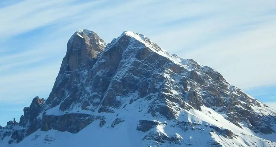 Valanga su tre scialpinisti: salvi