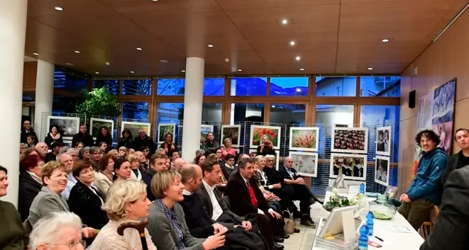 Sala strapiena a Salorno per il nuovo libro di Ceolan