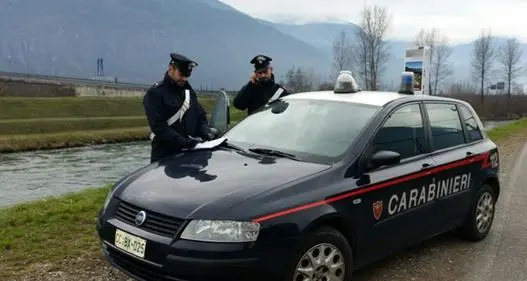 Fidanzato geloso brucia l’auto della «ex»