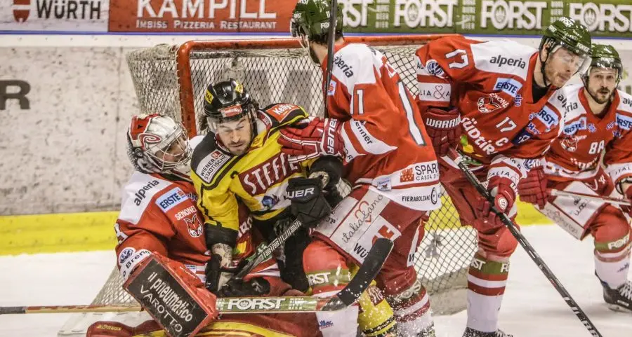 Rigori amari per l'Hc Bolzano: top six più lontana
