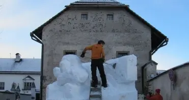 Festival delle sculture con trenta artisti