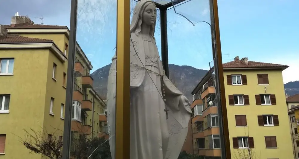 Madonnina ancora nel mirino
