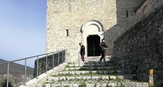 Cassino: prete, l'hanno crocifisso