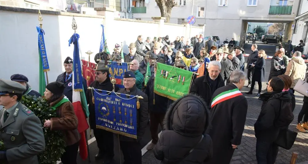 Musica e poesia per ricordare l' Olocausto