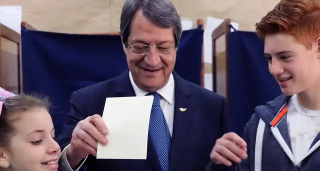 Cipro: Anastasiades va al ballottaggio