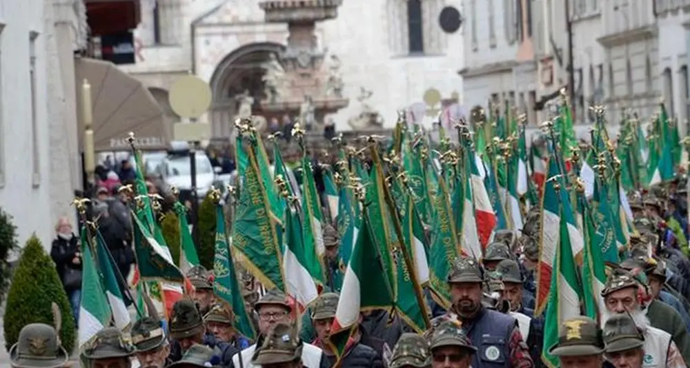 Adunata alpini a Trento, quasi esauriti campeggi e palestre
