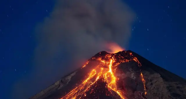 Guatemala: Volcan de Fuego in attività