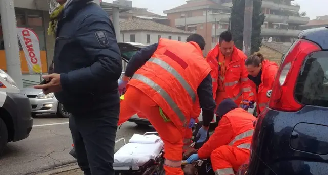 Macerata: bloccato, fa saluto fascista