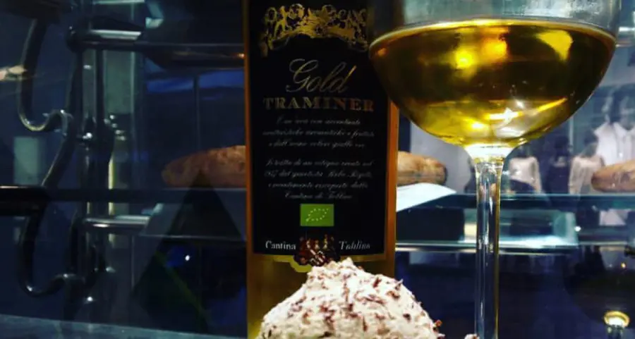 In pasticceria a Trento braccialetti stile Amazon