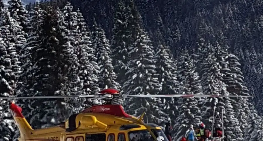 Sciatore colpito da infarto in Trentino, salvato dagli \"angeli delle piste\"