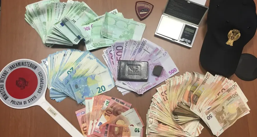 In manette spacciatore con 28mila euro in contanti
