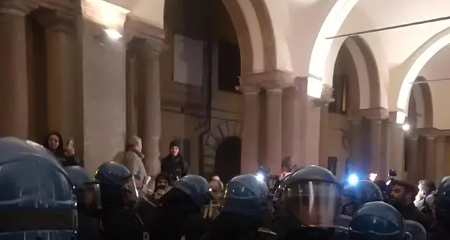 Fn manifesta a Macerata, scontri