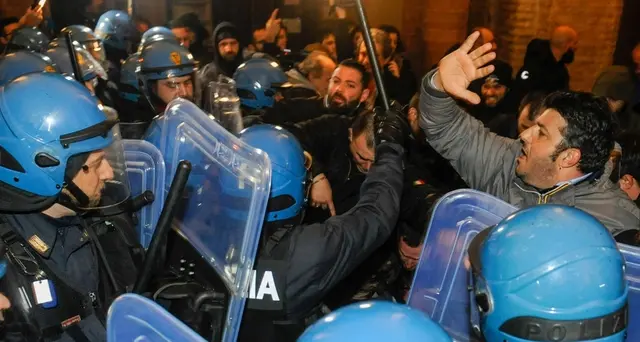 Anpi precisa, noi no a piazza Macerata