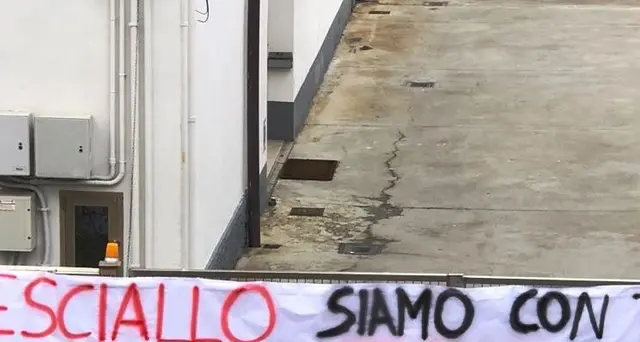 Foibe, striscione pro Tito a Modena