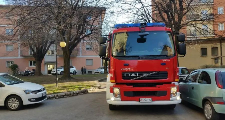 Allarme in via Milano per una fuga di gas