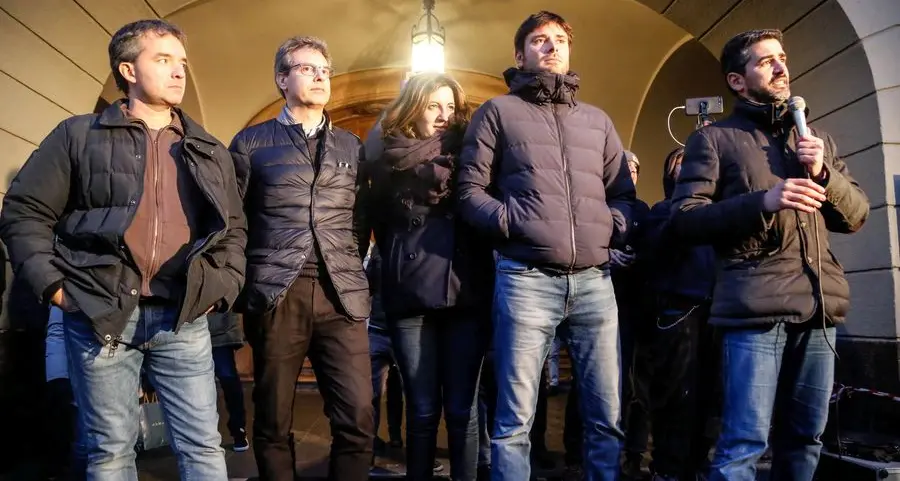 Di Battista: «A casa sua non la voterebbero mai»