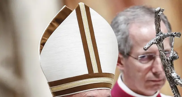 Papa,vescovi devono dimettersi a 75 anni