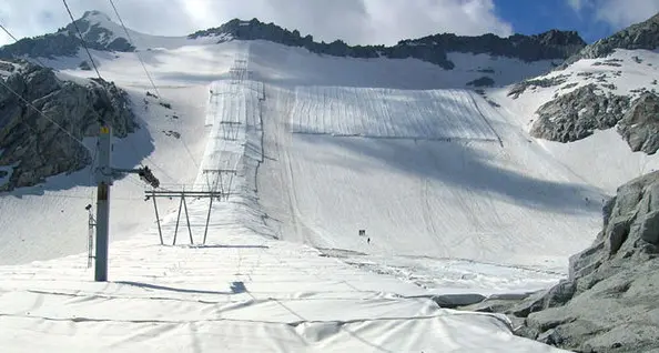 Ritrovati illesi i due sciatori dispersi al Tonale