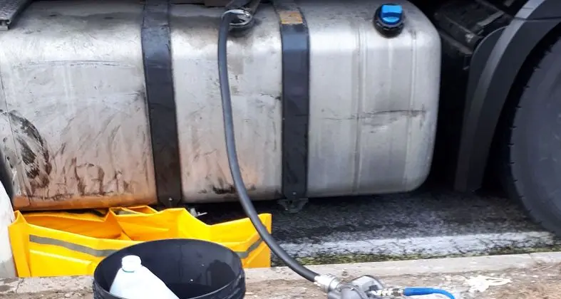 Tir perde gasolio pompieri in azione sull’Autobrennero