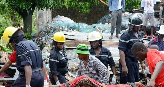 Mozambico: crolla 'montagna' di rifiuti