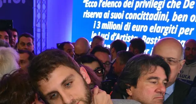 De Luca, giornalismo? No, vergogna