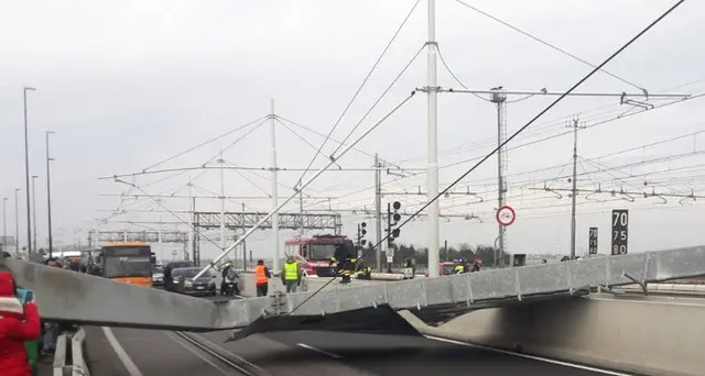 Crolla pilone,bloccato accesso a Venezia
