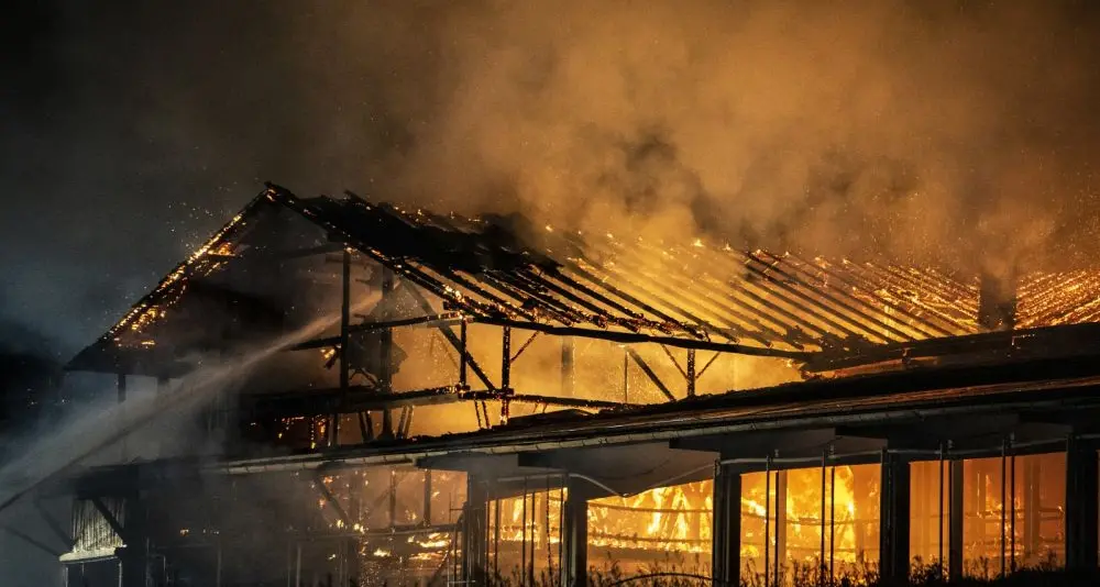Maranza, incendio distrugge un fienile