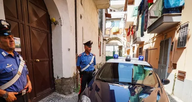 Con auto contro albero, morto ladro