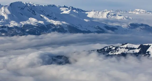 Scivolano per 900 metri da una roccia coperta di neve, morti due alpinisti