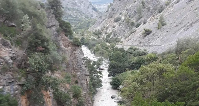 Travolti dal torrente in piena, 10 morti